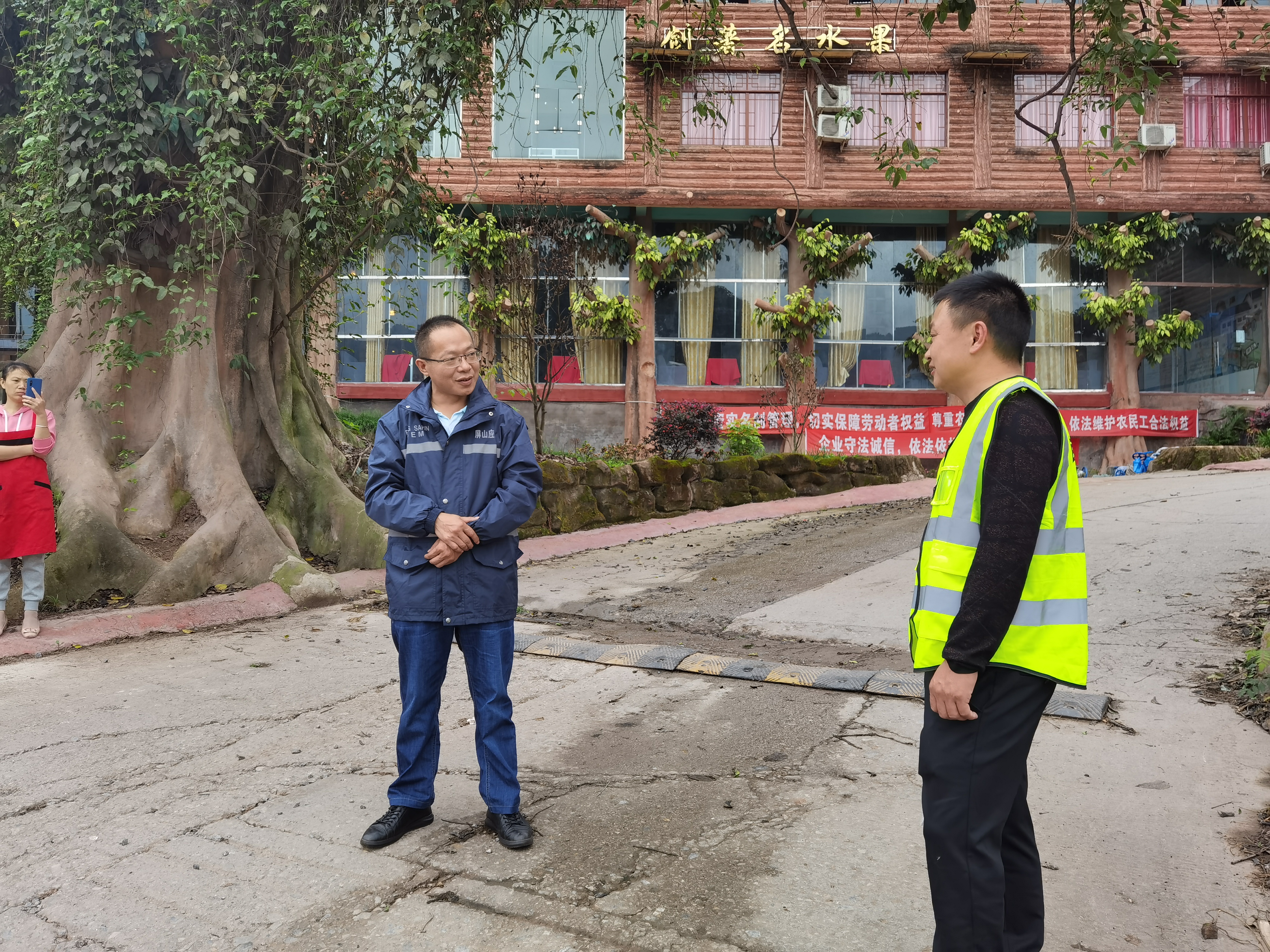 锦屏街道交通改善与创新，市民便利与安全的新保障